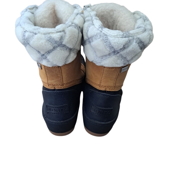 Sorel Tan and Black Winter Boots - Picture 6 of 11